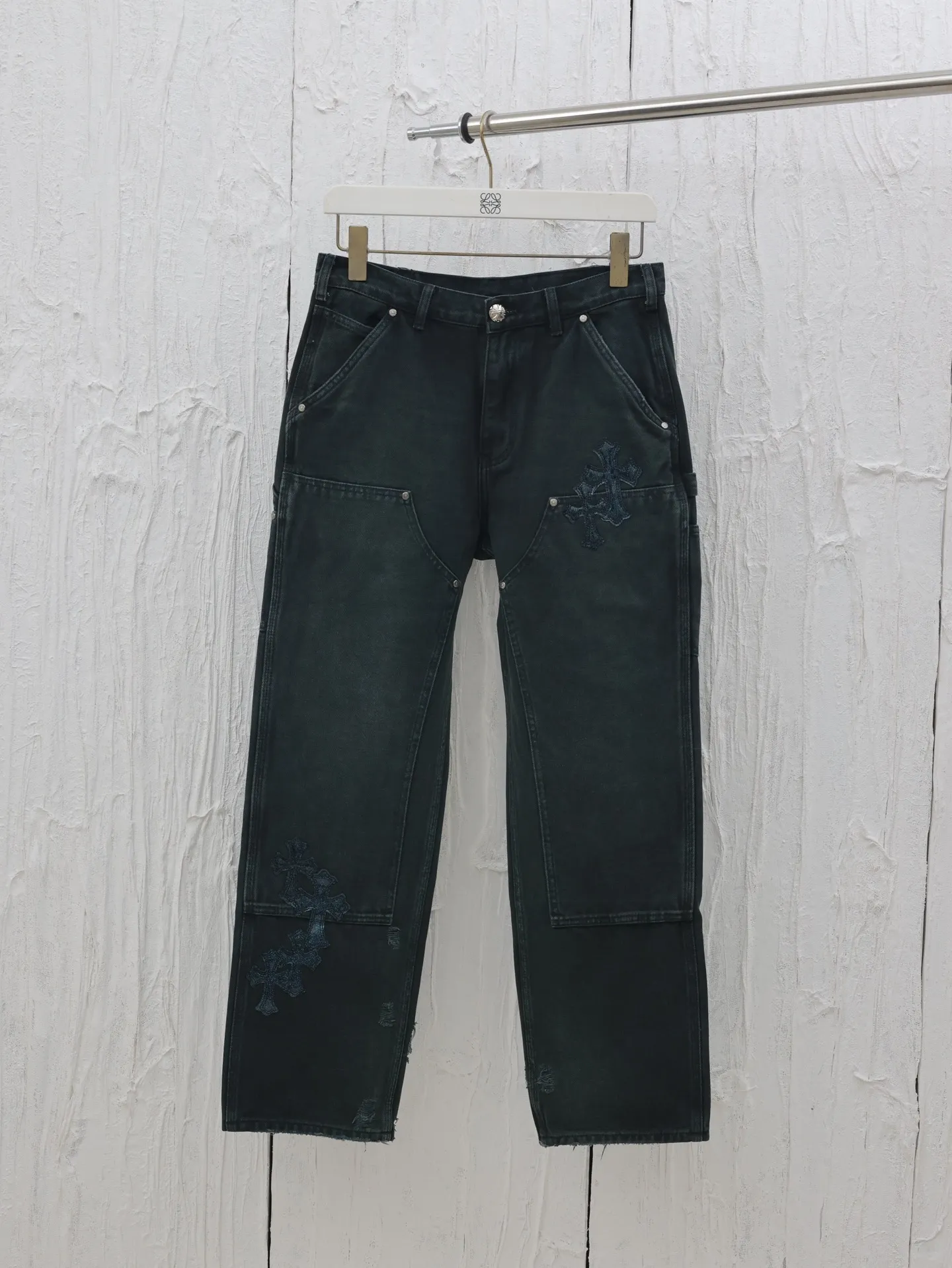 🅿️560 Come Heart*/Cro Heart Ch Starry Sky Cross Genuine Leather Patch Work Jeans. The washing process uses a combination of multiple processes such as heavy fermentation, washing and frying, spraying with horse and so on. Genuine leather patches, straight hem design, frayed feet, and accessories and hardware all customized in matching colors to achieve perfect consistency.  Size: 31/32/33/34